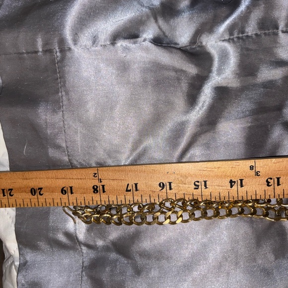 CHANEL Gold Chain Necklace with Chanel Intricate Pendant - Picture 9 of 10